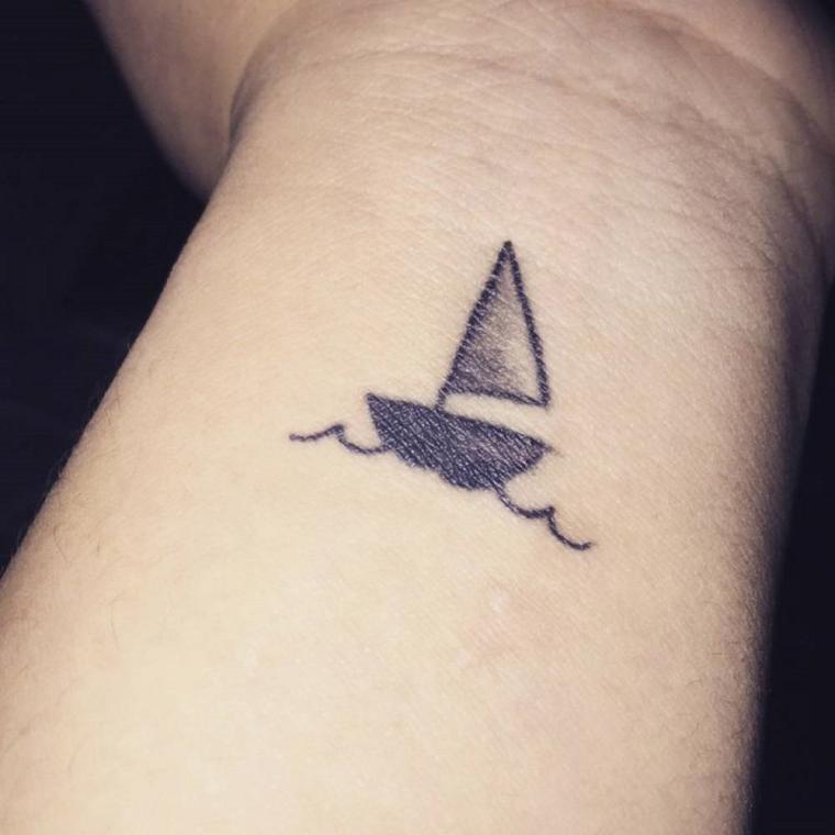 tatuaggi-sul-polso-barca-vela