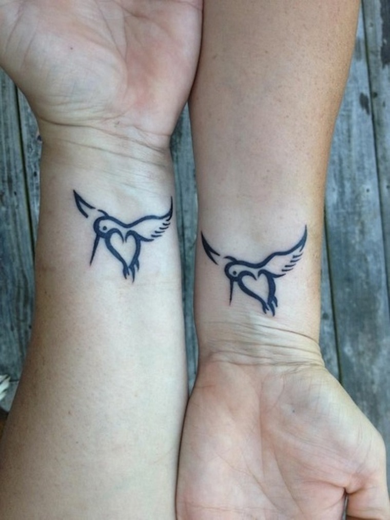 tatuaggi-sul-polso-uccelli-cuore