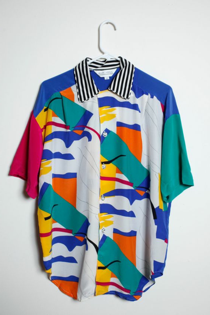 anni-80-vestiti-camicia-mezza-manica-colorata- bianca-nera-gialla-blu-fucsia-colletto-righe-bianco-nero