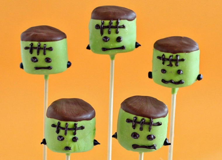 dolci-fai-da-te-halloween-marshmallow-verde-testa-cioccolato-stecchino-plastica-idea-per-bambini
