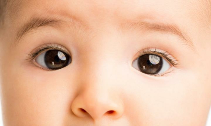 occhi-marroni-significato-forma-occhio-grande-bambino-viso-sguardo