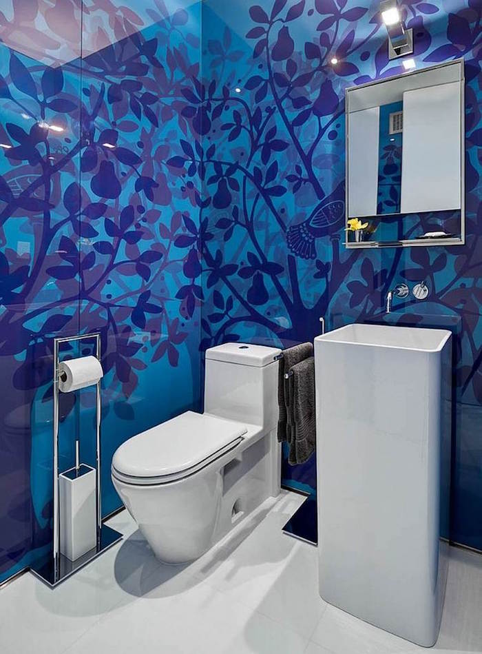 colore-bagno-tonalità-blu-oceano-mare-mobili-design-moderno-arredamento-accessori-rivestimento-pareti