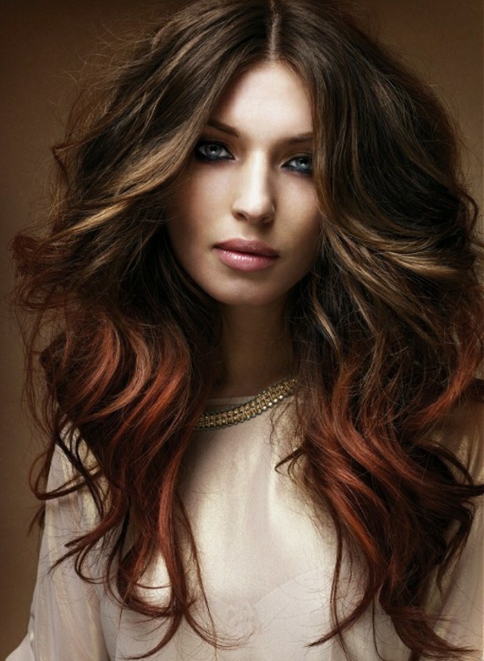colore-marron-glacé-sfumature-bionde-rosse-capelli-lunghi-scalati-occhi-azzurri