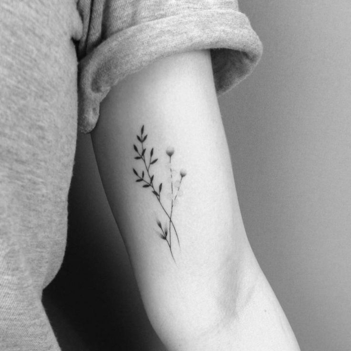 fiori-tattoo-significato-frangipane-stilizzato-zona-interna-braccio