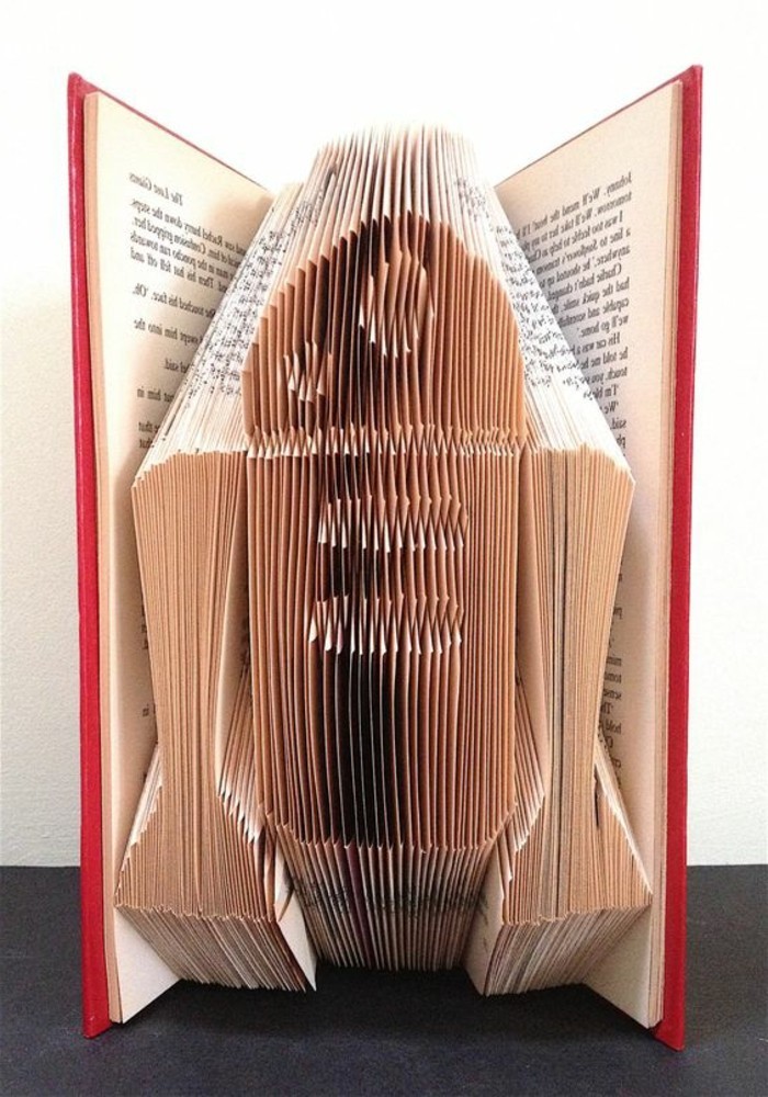 libro-origami-missile-preso-forma-piegando-accuratamente-pagine-libro