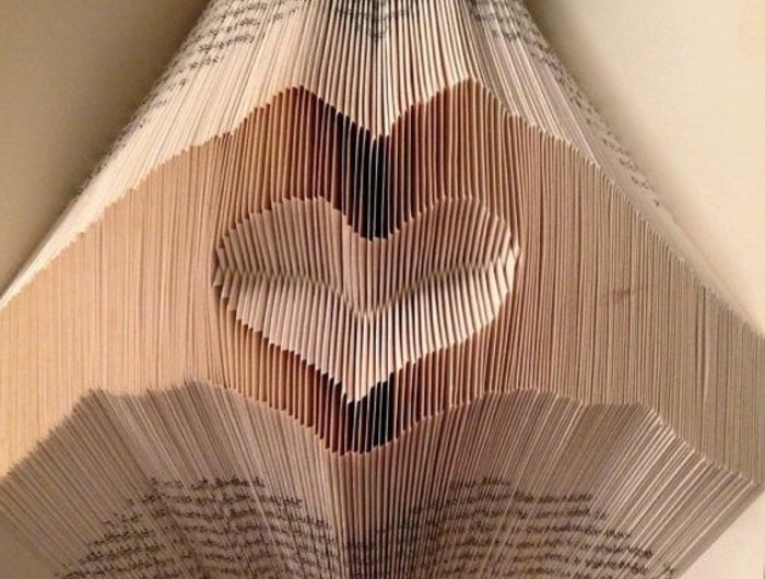 Scoprite come piegare libri e creare sculture in 85 immagini e alcuni video