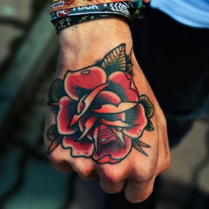 Tattoo Old School, tutta la bellezza di uno stile senza tempo