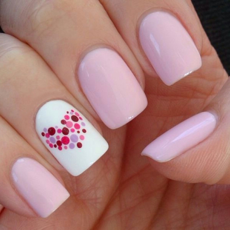 Unghie stive di colore rosa e bianco, decorazione disegno cuore con puntini colorati 