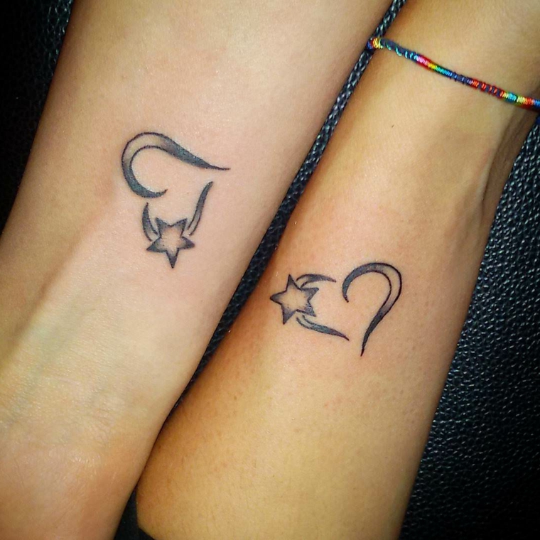 un'idea per la coppia di tatuaggi cuoricini con stelle da fare sul braccio