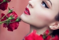 Makeup con rossetto rosso per le feste di fine anno 2017