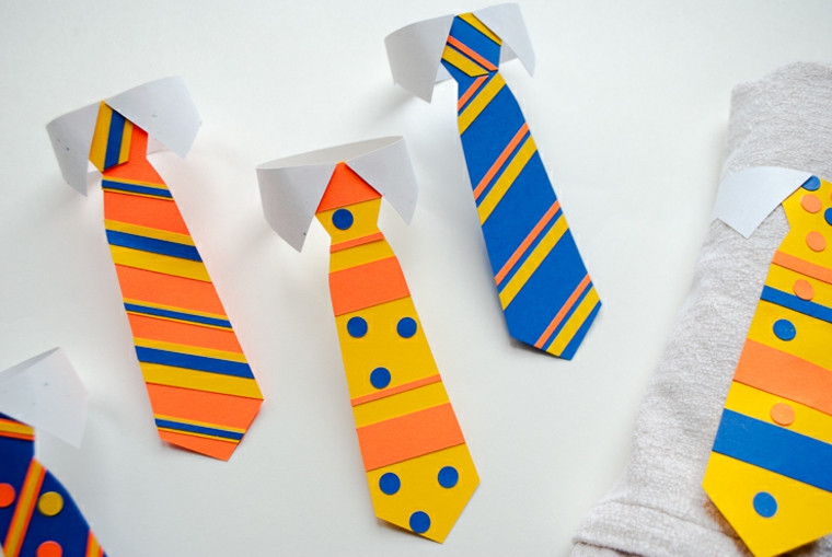 idea per un lavoretto per la festa del papà con tante cravatte di cartone colorato