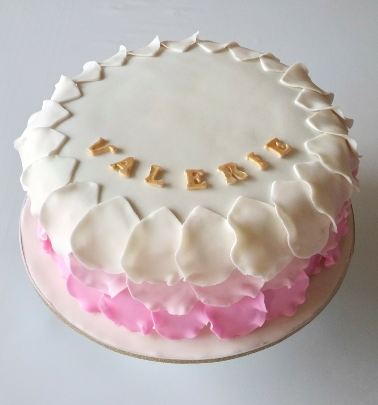 Decorazione dolce con petali di pasta di zucchero, torte di compleanno per bambini 