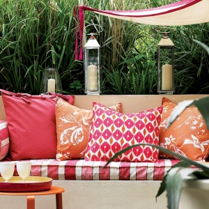 Piccoli giardini: piante, alberi e arredamento da esterno per un’oasi in casa