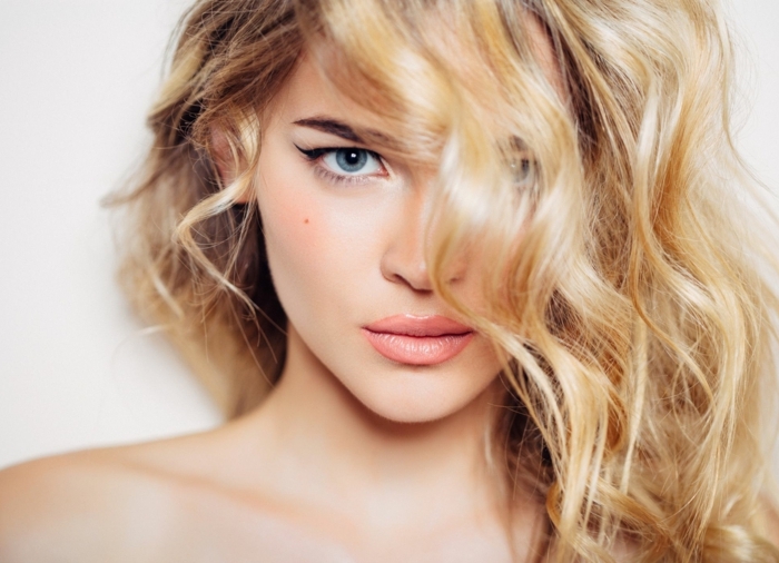 Come fare i capelli mossi: idee, immagini e video tutorial per realizzare look di tendenza