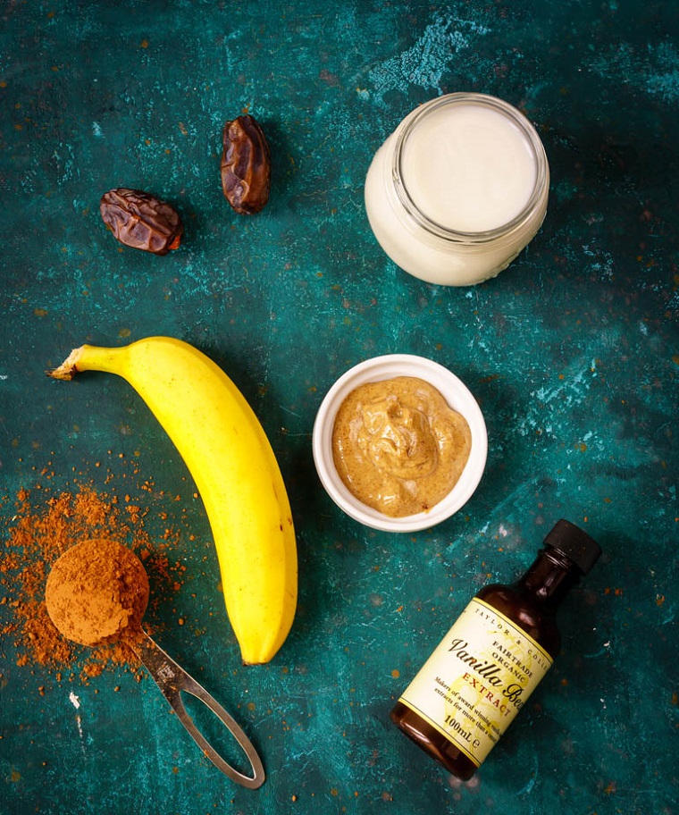 Estratto di vaniglia per preparare uno smoothie, dieta per dimagrire con frullati 