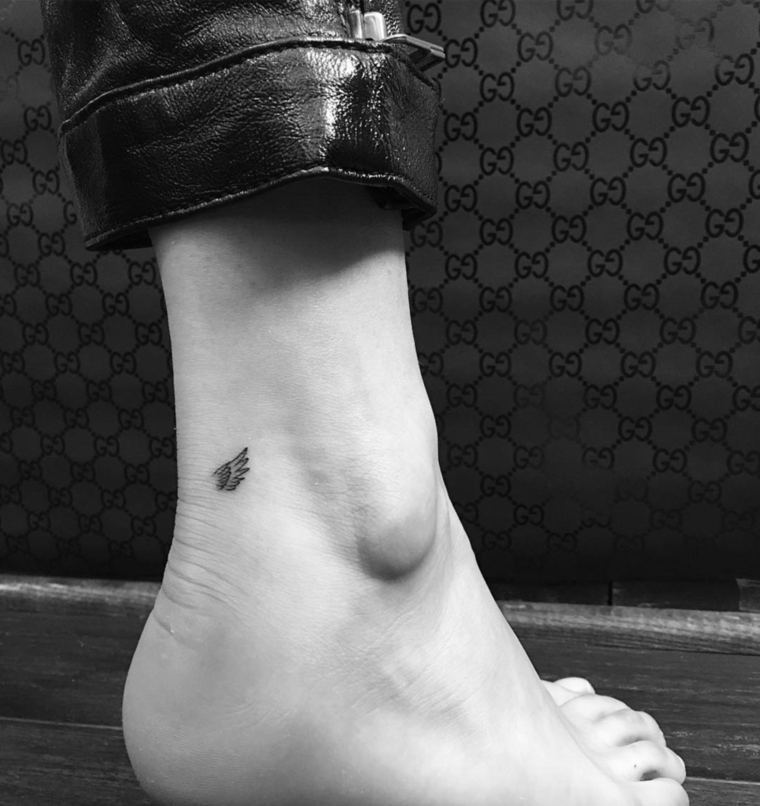 Ala di un angelo come idea per dei tatuaggi piccoli significativi per donne