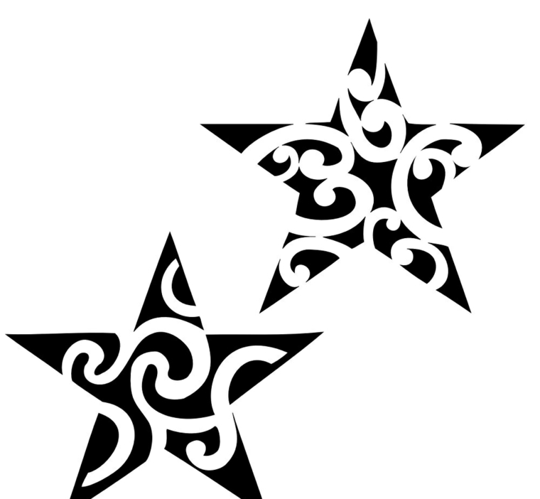 Tattoo particolari e un'idea con stelle dal design maori all'interno con disegni