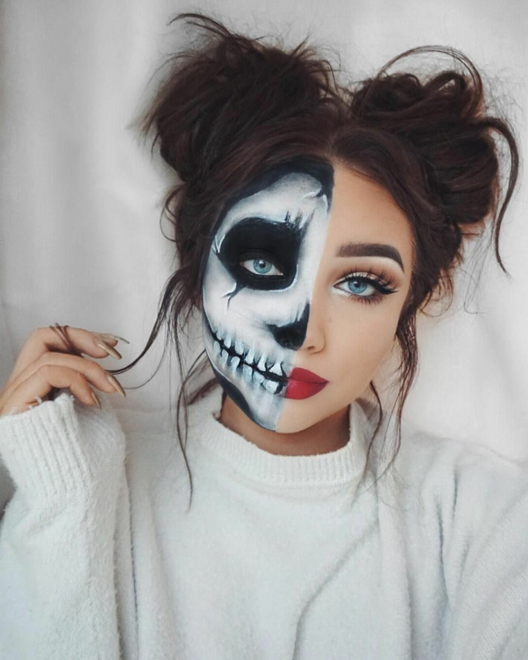 Trucchi semplici per Halloween, ragazza truccata metà faccia con disegno di scheletro