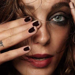 Tatuaggi sulle dita: più di 70 disegni e il loro significato