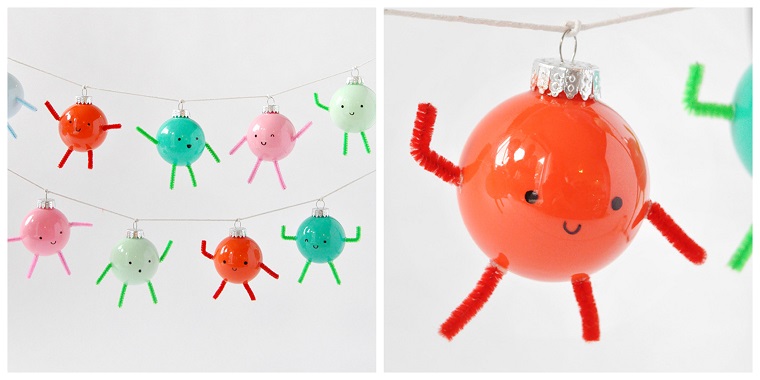 Creazioni natalizie e un'idea con una ghirlanda di palline colorate e decorate 
