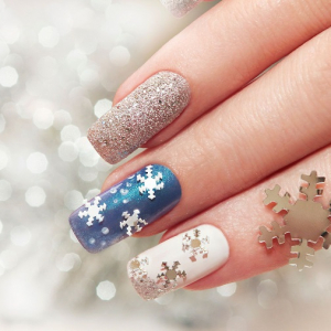 Unghie gel natalizie: il modo perfetto per sfoggiare una manicure a tema di festa