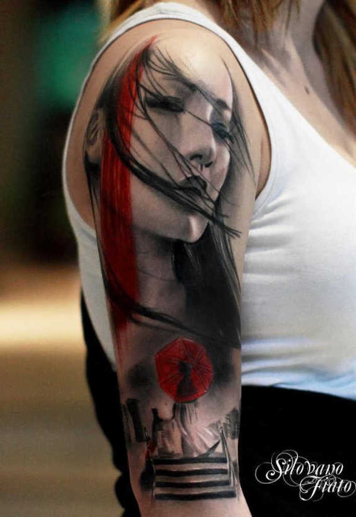 Idea per un tatuaggio donna realistico, spalla con tattoo colorato viso e capelli