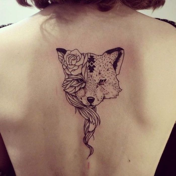 Disegno di una volpe, tatuaggio sulla schiena, donna con capelli caschetto