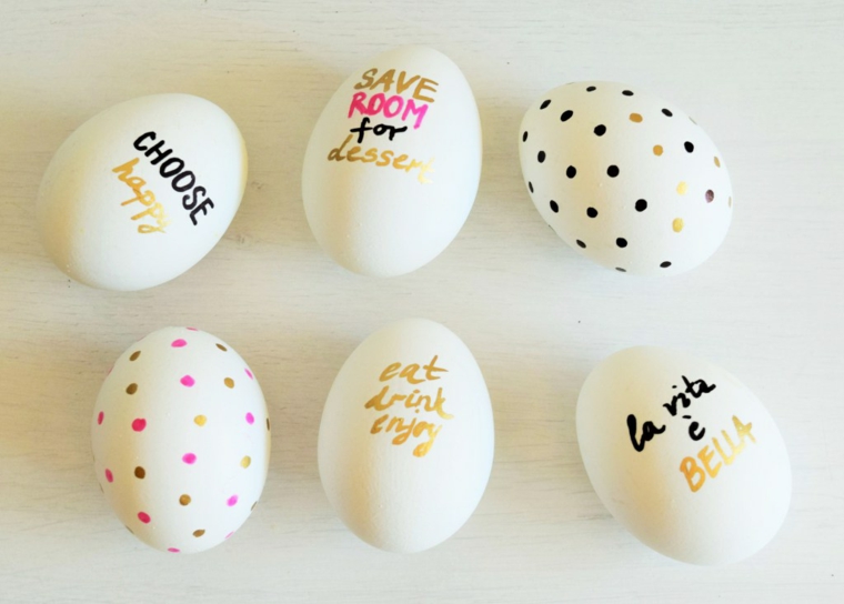 Decorazioni pasquali, uova sode con scritte, scritte in inglese