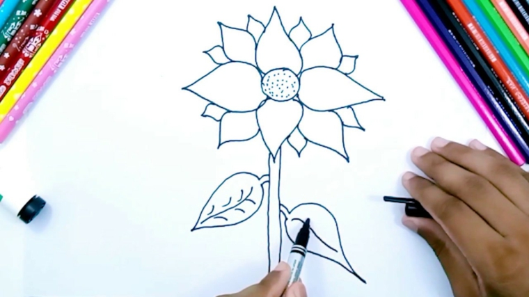 Disegni da copiare facili e belli, disegno di un fiore, colorare con le matite