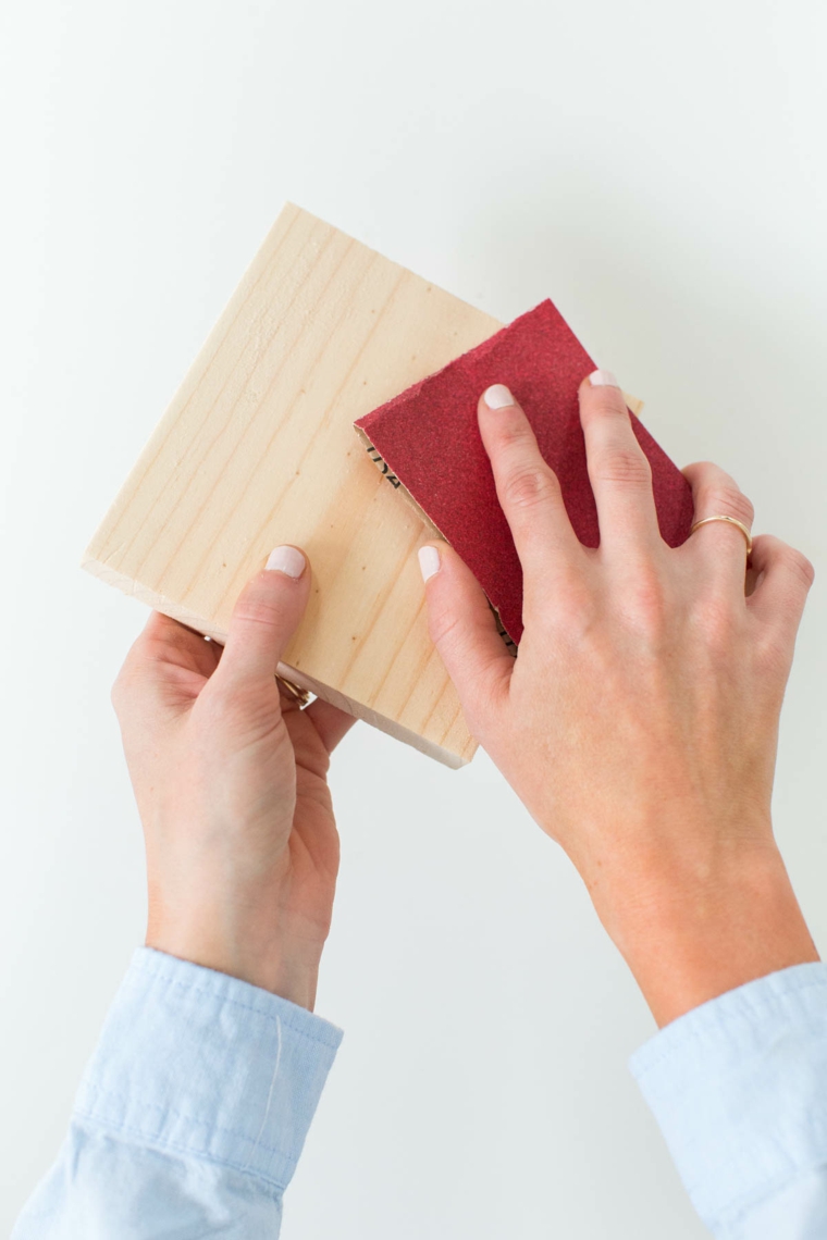 Carta vetrata per carteggiare, pezzo di legno, album portafoto personalizzati