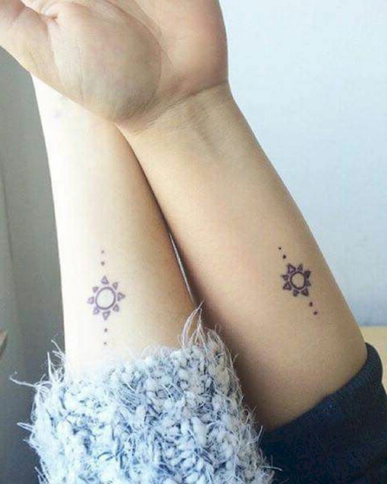 Tatuaggio avambraccio donna, tatuaggi da fare insieme, disegno sole con puntini