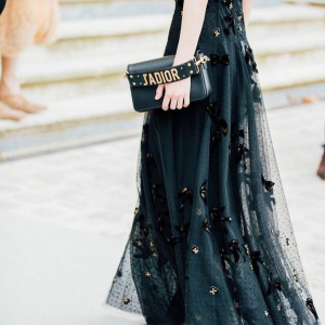 Abiti da sera lunghi, mon amour! Il trionfo del look che mixa romanticismo e seduzione