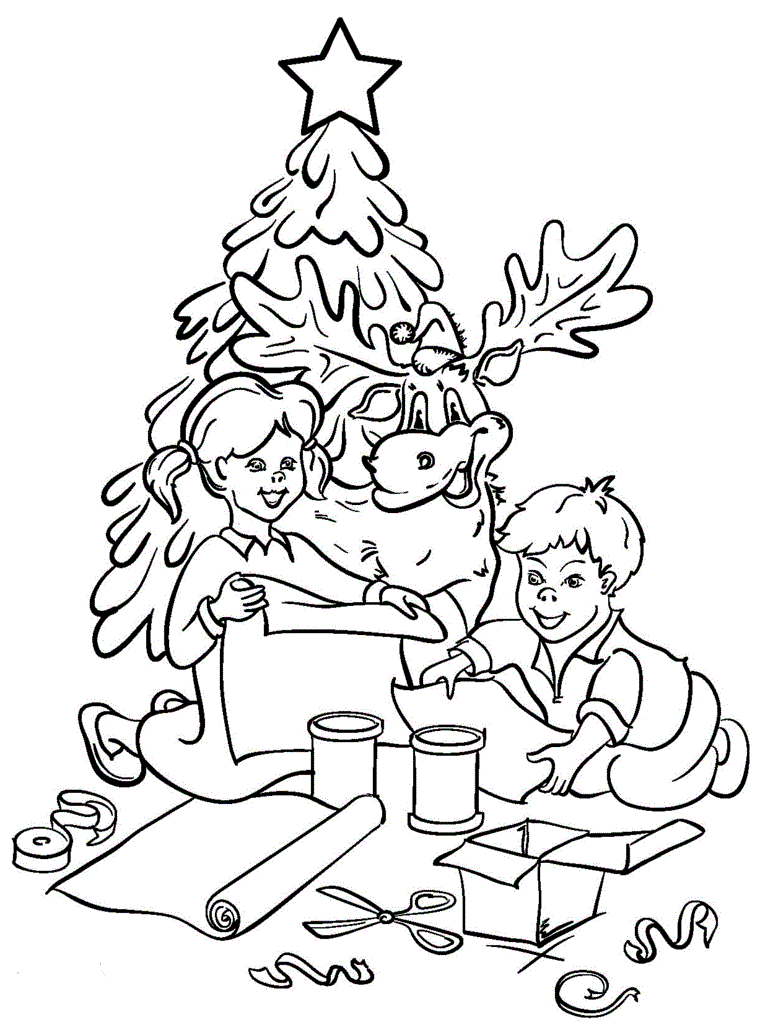 Disegni natalizi da colorare, albero con stella, bambini che incartano i regali, renna con cappellino