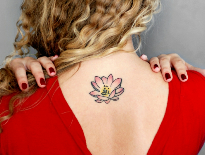 Fiore di loto tatuaggio, significato e disegni da scegliere!