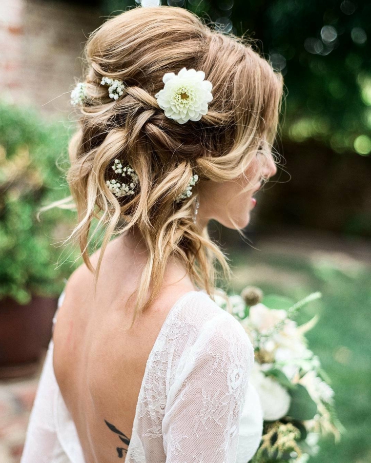 Le Acconciature matrimonio capelli corti più chic del 2020, sposa e