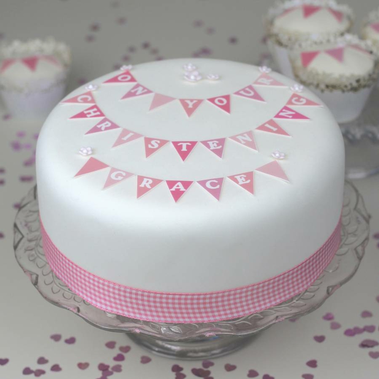 cake design decorazioni in pasta di zucchero per battesimo ghirlanda con scritta