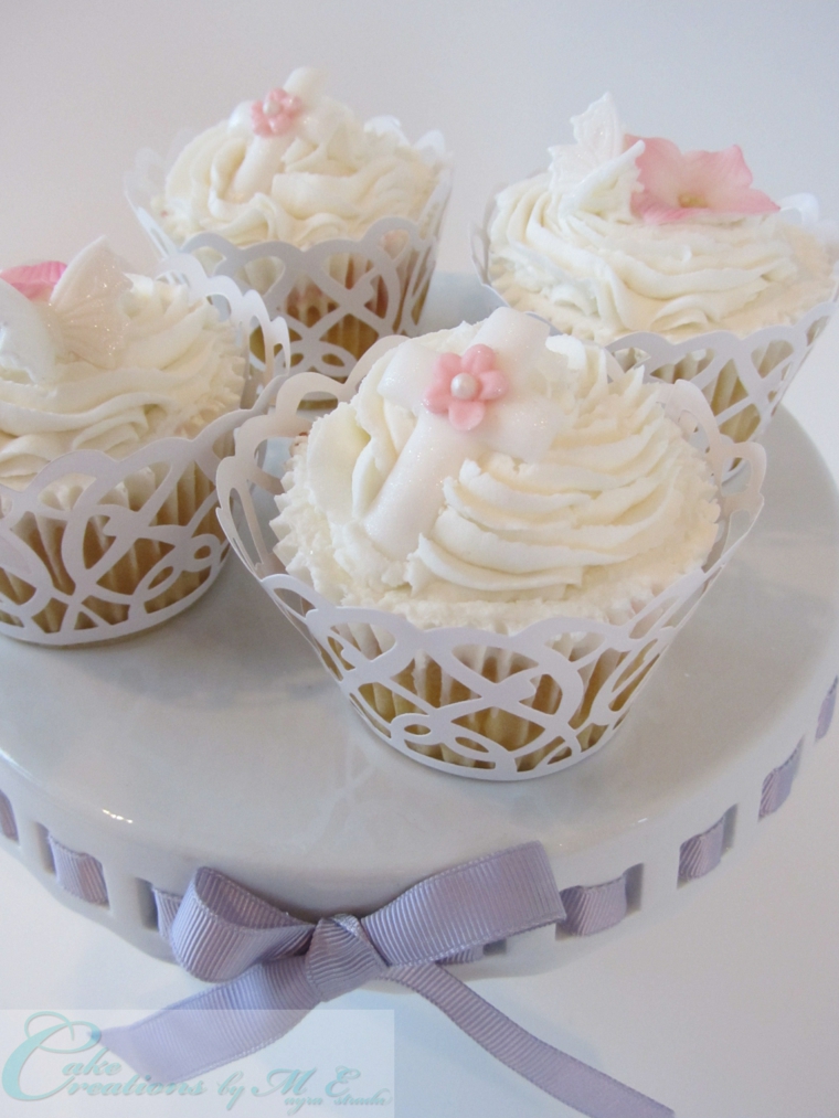dolci per battesimo muffin caupcake panna montata fiorellini perle
