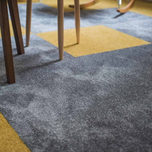 Quadrotte di moquette: un nuovo design per il pavimento modulare!