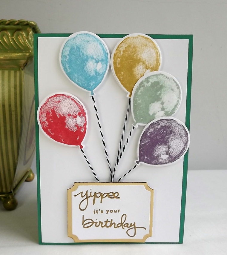 cartolina di compleanno 3d con palloncini colorati e scritta bigliettino fatto a mano