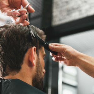 Trend Tagli di capelli maschili 2021: corti o lunghi, con barba o senza!