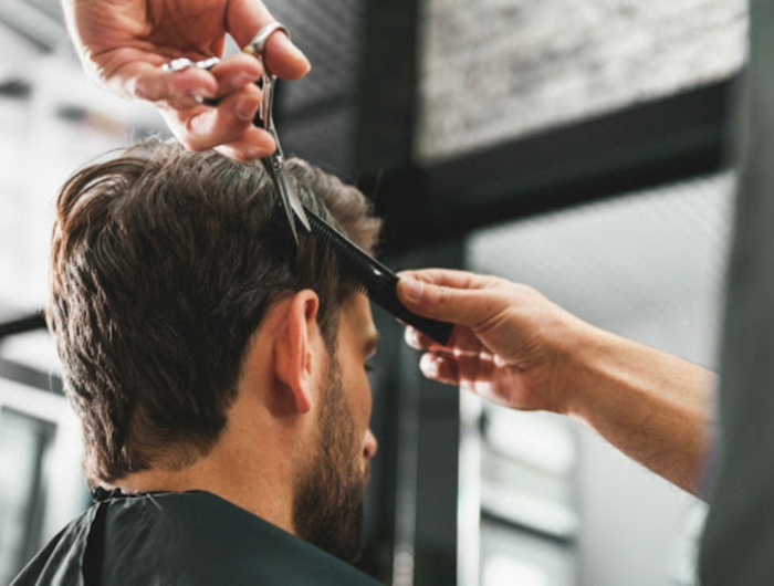 Trend Tagli di capelli maschili 2021: corti o lunghi, con barba o senza!