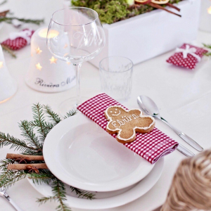 Tavola natalizia: apparecchiare con stile e originalità per riaccendere lo spirito di Natale!