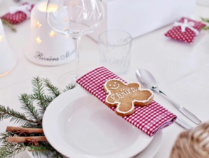 Tavola natalizia: apparecchiare con stile e originalità per riaccendere lo spirito di Natale!