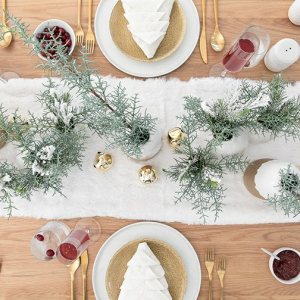 Centrotavola natalizio fai da te con candele, pigne e tanta immaginazione!