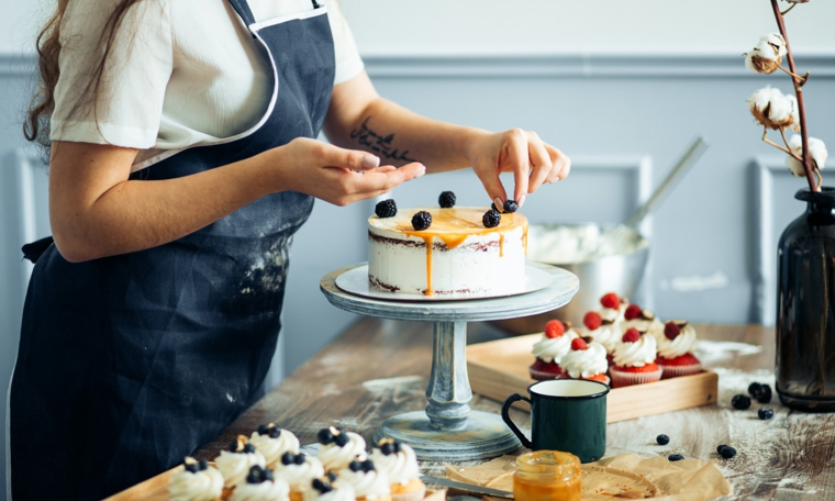 cake decorating decorazioni torte con panna frutta secca cupcake con panna e fragole