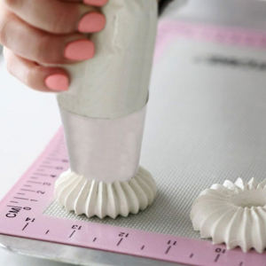 Come decorare una torta: strumenti e tecniche per principianti!