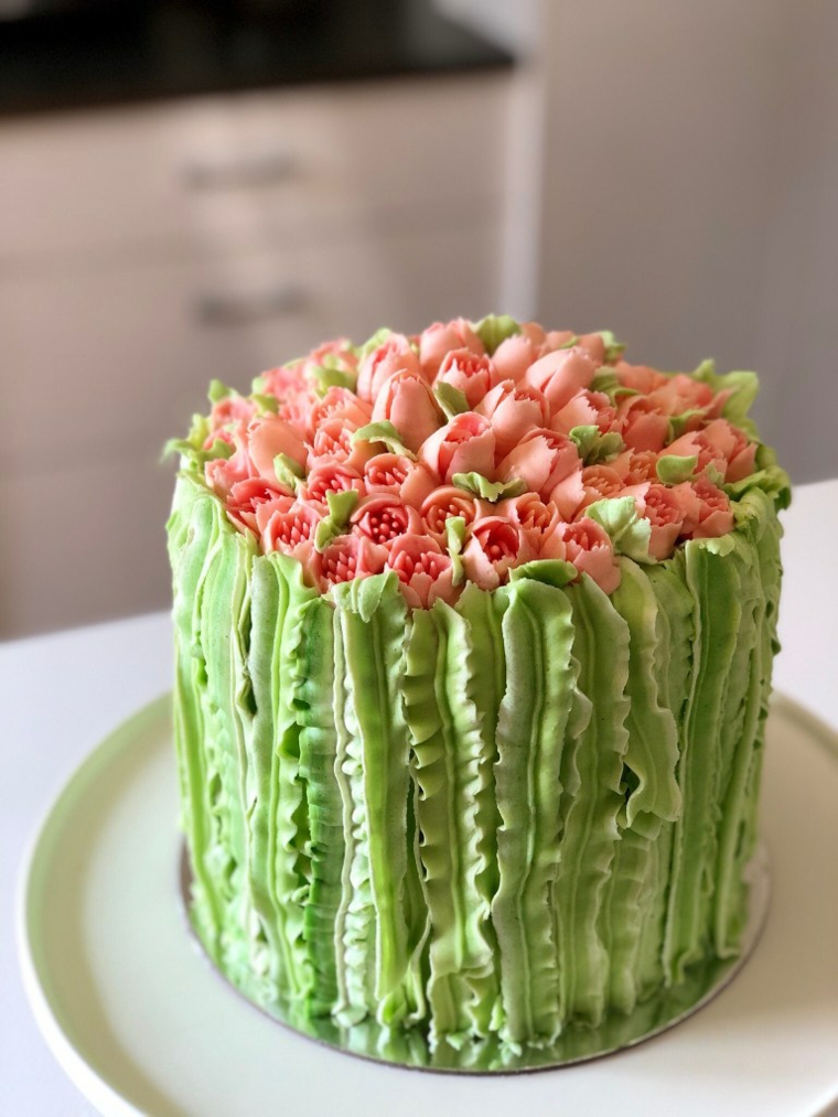 torte decorate con panna decorazione torta con panna verde e fiorellini effetto cactus