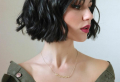 Capelli corti con frangia: il look di tendenza che non fa paura!