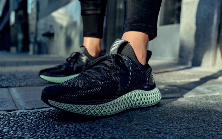 scarpe sportive donna 2021 trainers adidas di colore nero con lacci