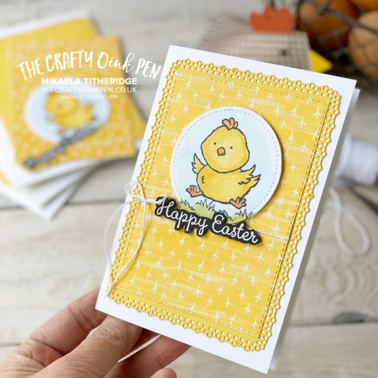 cartolina di pasqua con scritta e disegno di un pulcino giallo